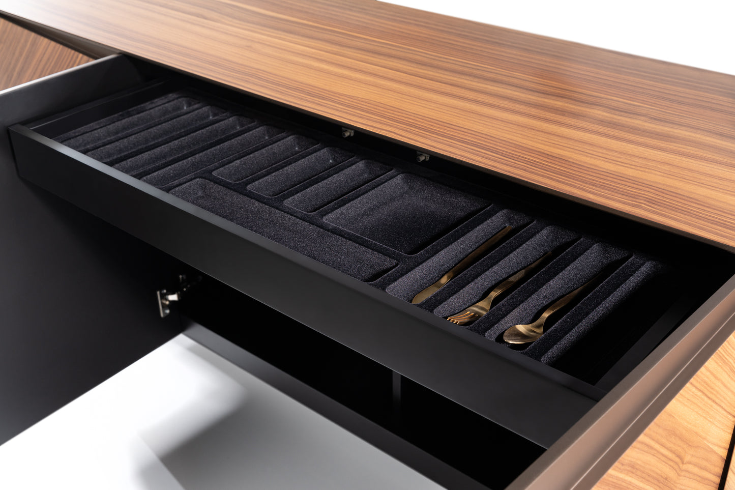 Nuez Dining Room by TetriHome