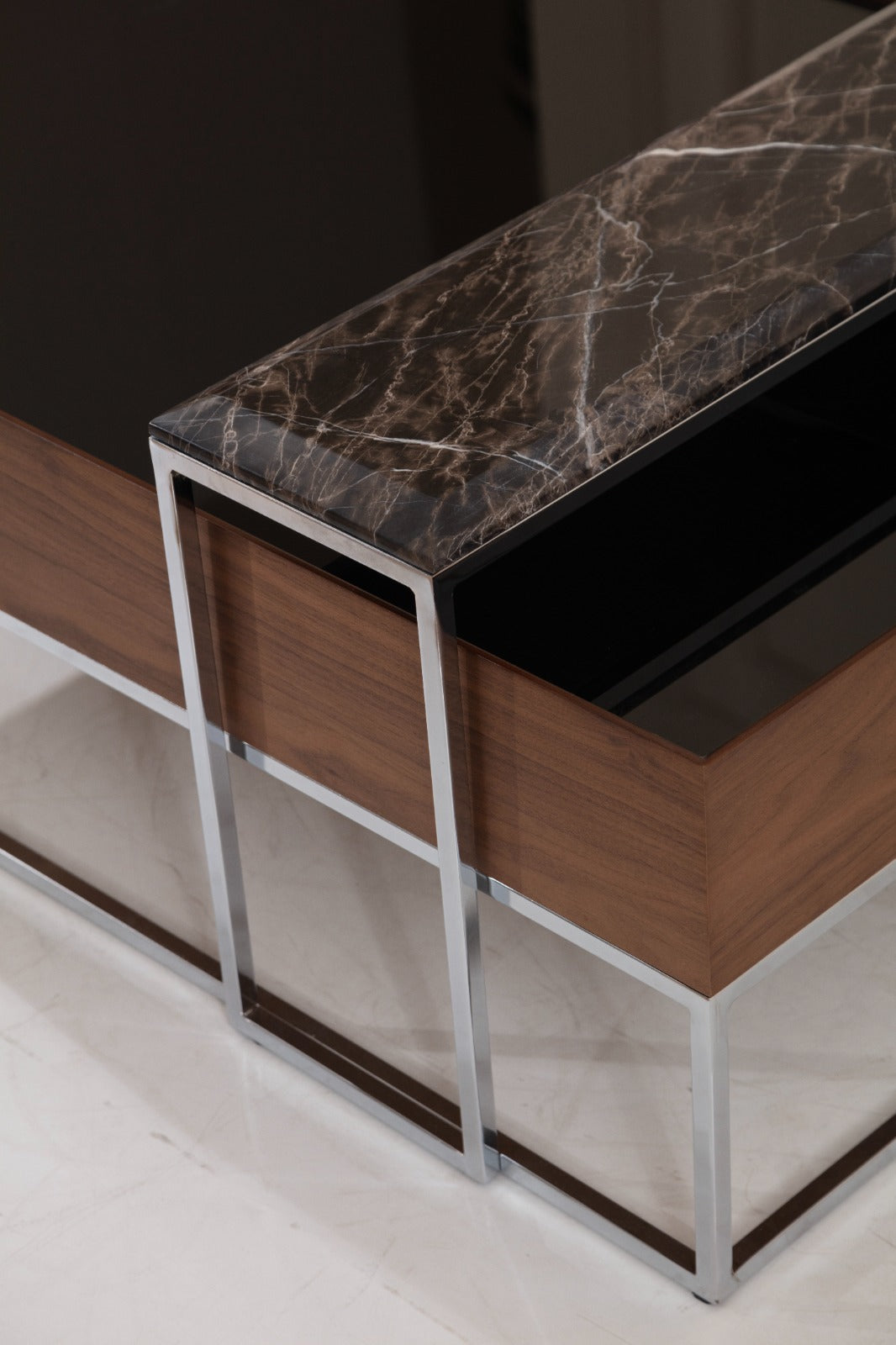 Crown Center Table by TabaHome