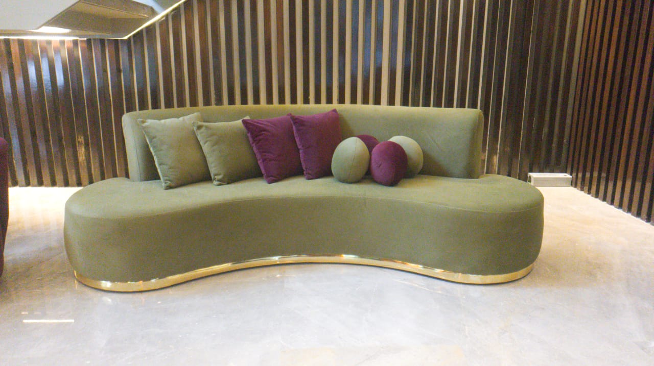 Weus Living Room by QasaHome