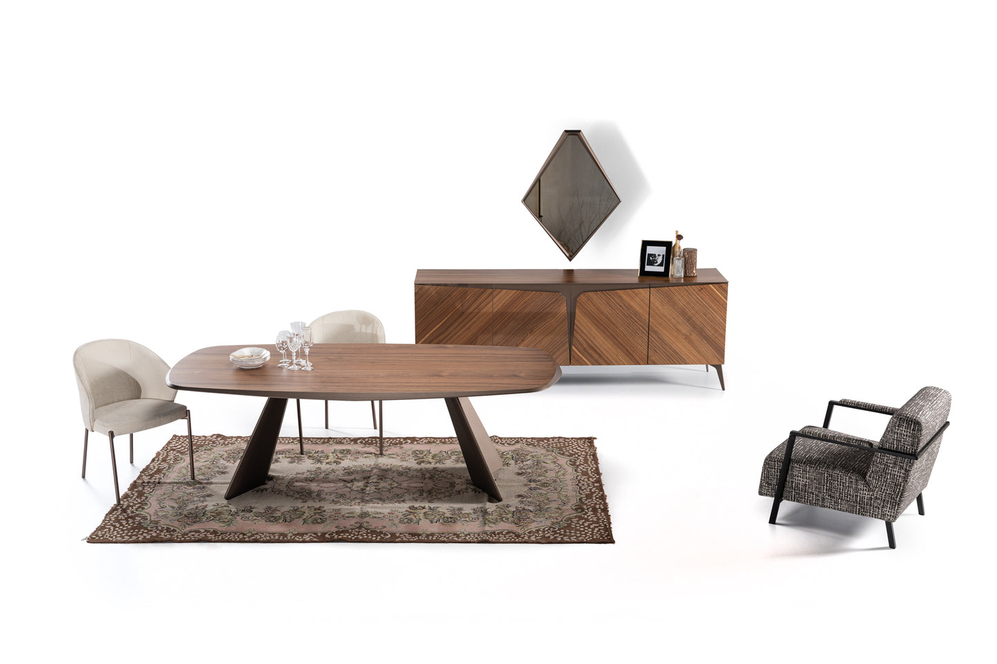 Nuez Dining Room by TetriHome