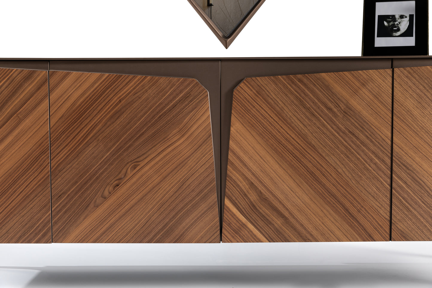 Nuez Dining Room by TetriHome